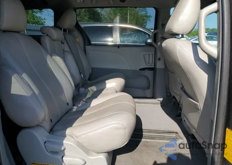 2011 Toyota Sienna Le from USA, damaged, VIN 5TDKK3DC4BS028912